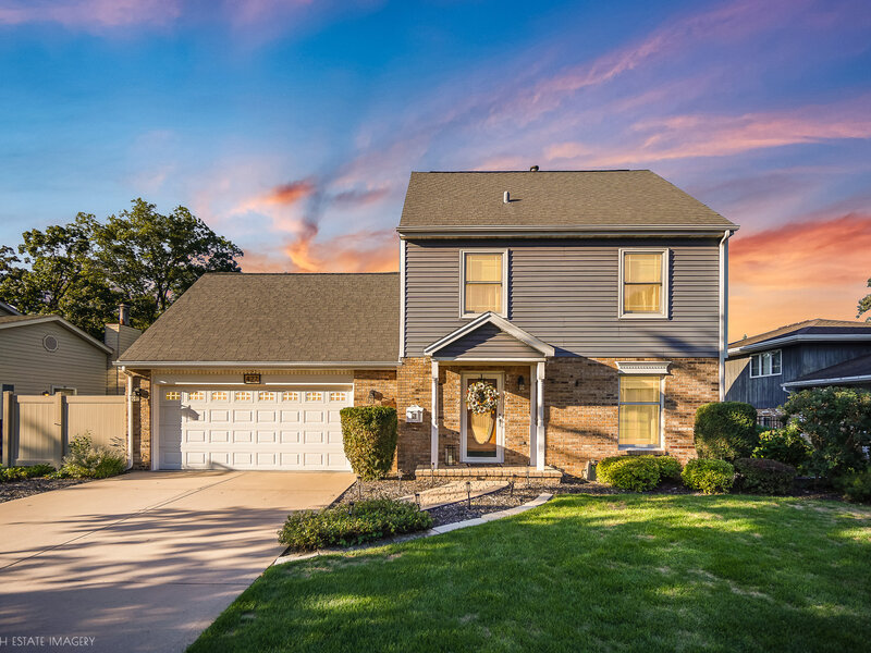427 Glenys Drive Lemont IL 60439