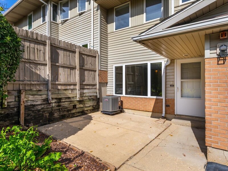 473 River Bend Circle Naperville IL 60540