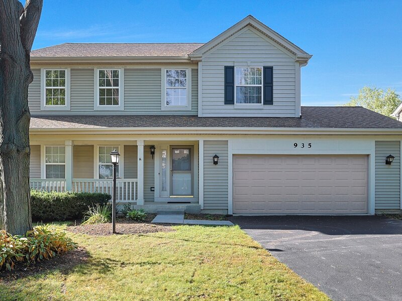 935 Concord Circle Mundelein IL 60060