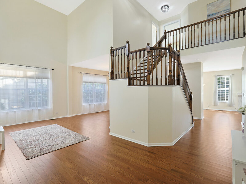 935 Concord Circle Mundelein IL 60060