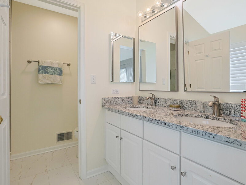 935 Concord Circle Mundelein IL 60060