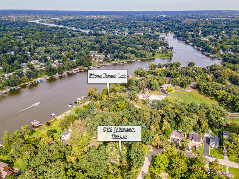 912 Johnson Street Fox River Grove IL 60021