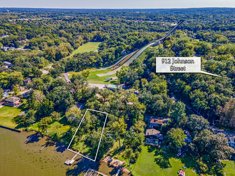 912 Johnson Street Fox River Grove IL 60021