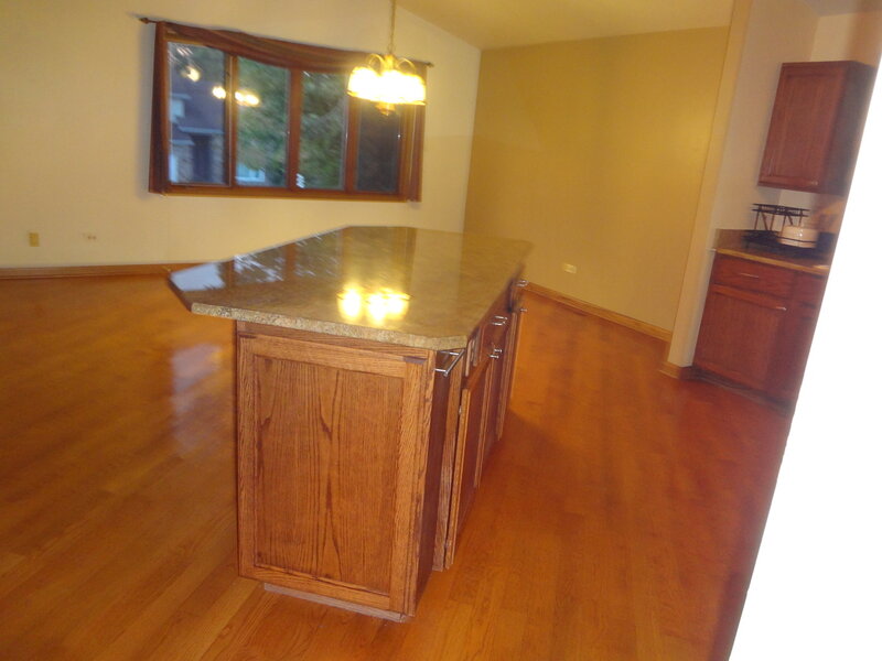4193 Blackstone Avenue Gurnee IL 60031
