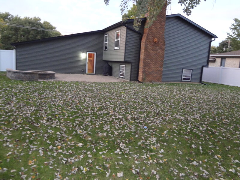 4193 Blackstone Avenue Gurnee IL 60031