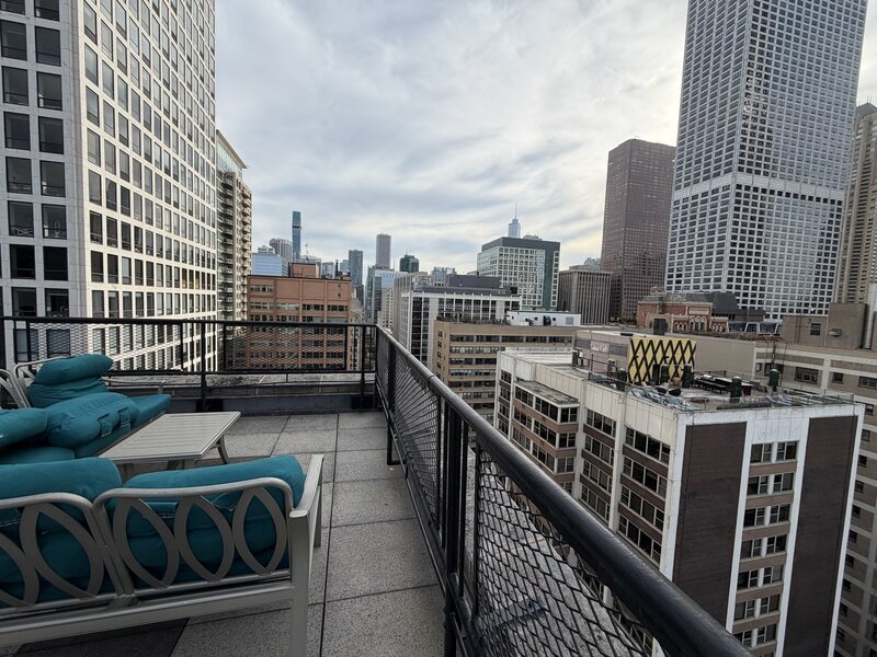253 E Delaware Place Chicago IL 60611