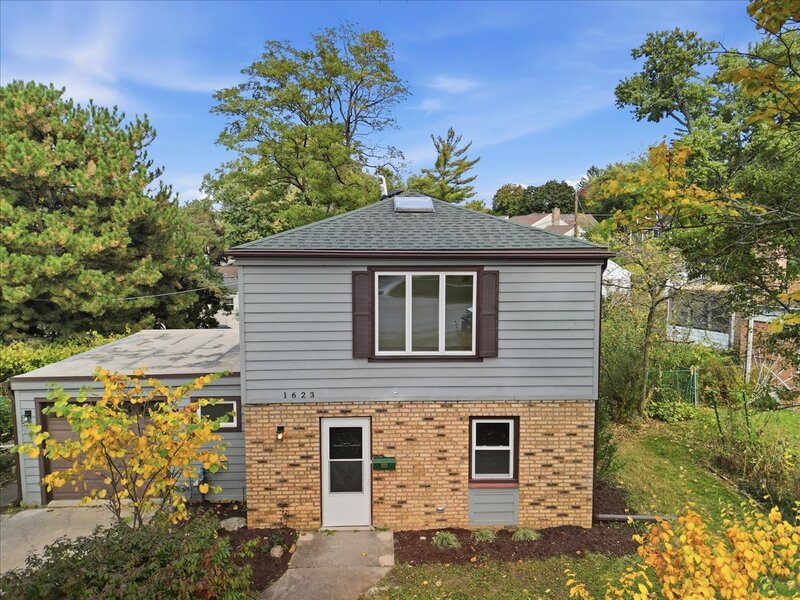 1623 Sawyer Avenue Wheaton IL 60187