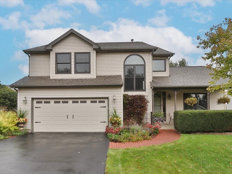 10616 Carl Street Huntley IL 60142