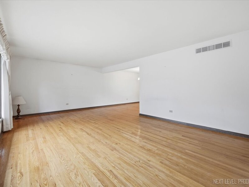7008 Blackburn Avenue Downers Grove IL 60516