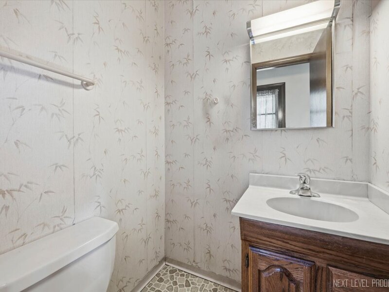 7008 Blackburn Avenue Downers Grove IL 60516