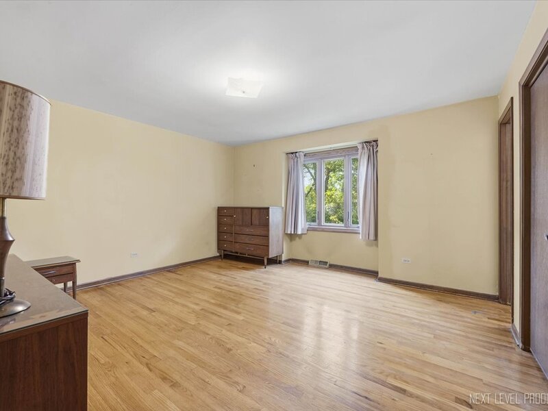 7008 Blackburn Avenue Downers Grove IL 60516
