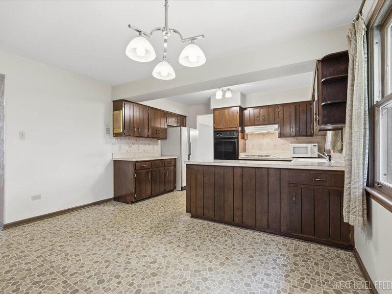 7008 Blackburn Avenue Downers Grove IL 60516