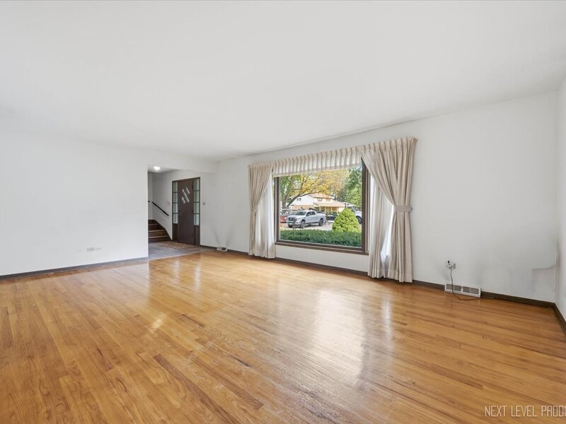 7008 Blackburn Avenue Downers Grove IL 60516