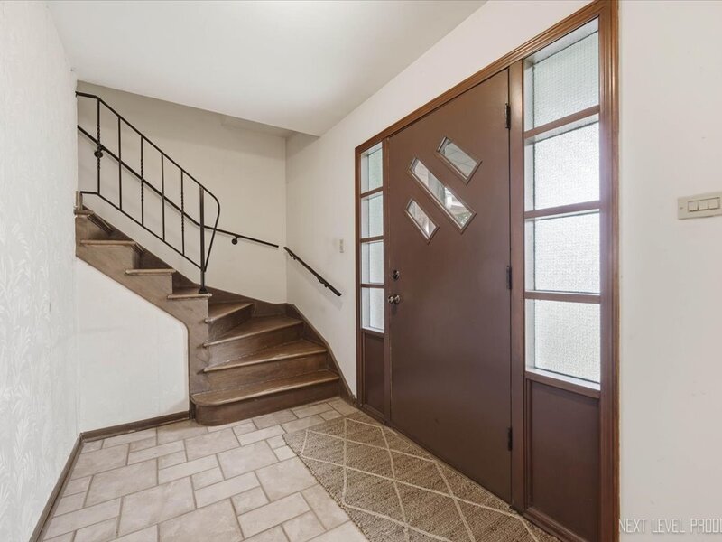 7008 Blackburn Avenue Downers Grove IL 60516