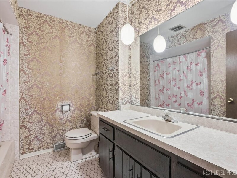 7008 Blackburn Avenue Downers Grove IL 60516