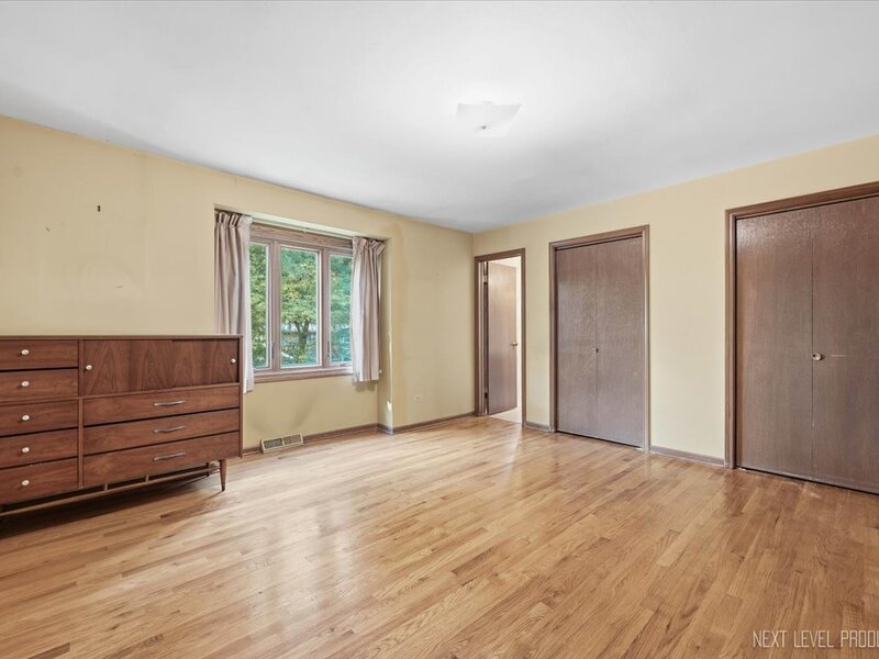 7008 Blackburn Avenue Downers Grove IL 60516