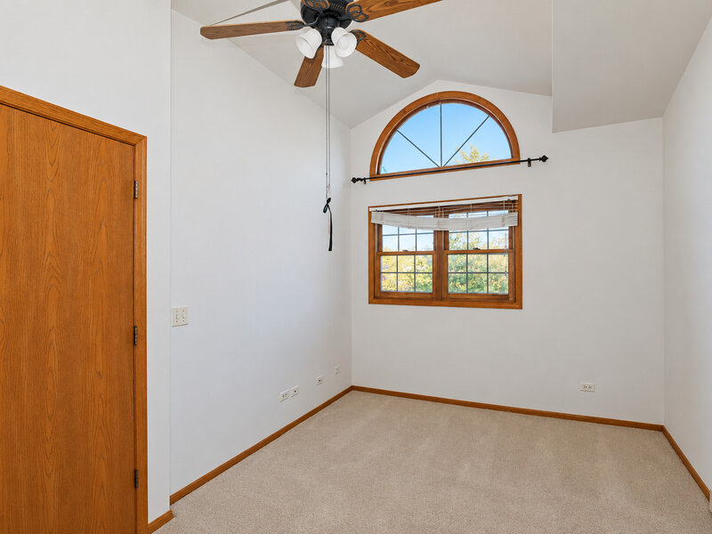 551 Leah Lane Woodstock IL 60098