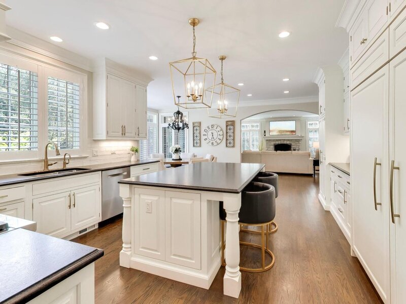 1871 W Salisbury Lane Lake Forest IL 60045