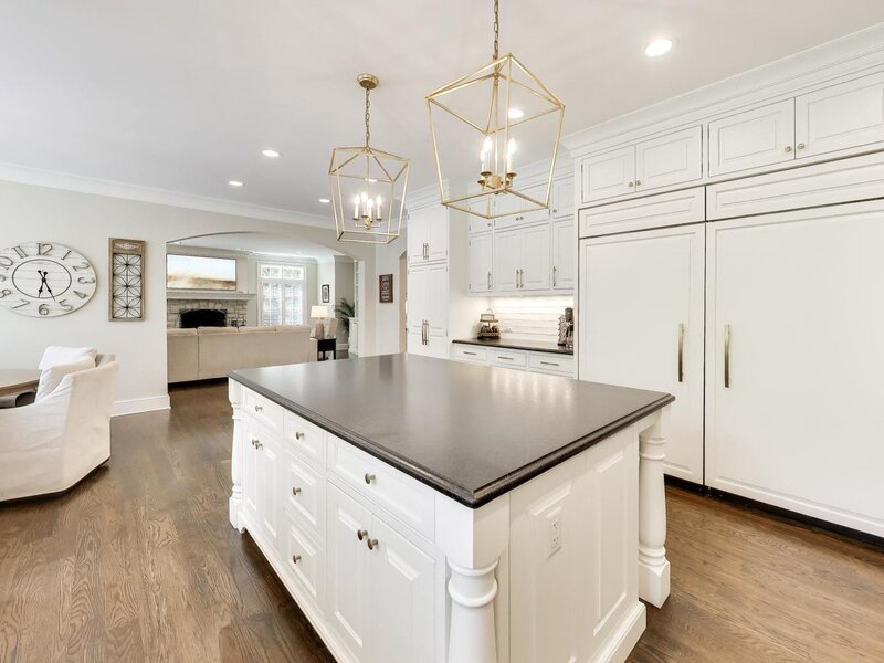 1871 W Salisbury Lane Lake Forest IL 60045