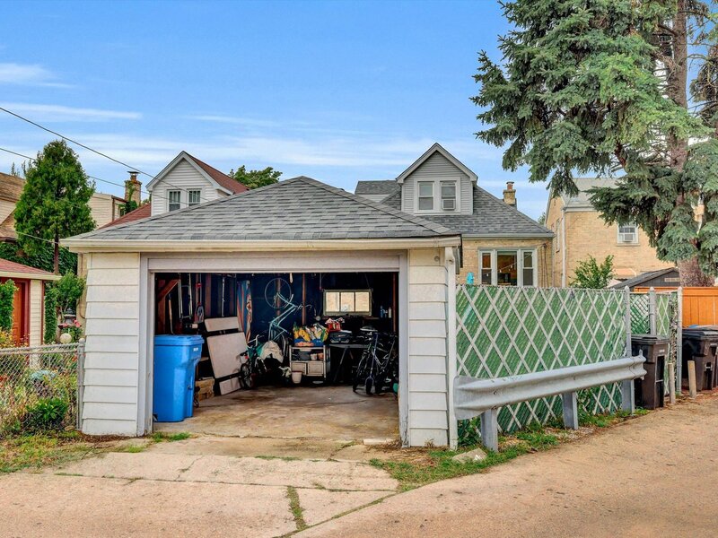 6219 W Holbrook Street Chicago IL 60646