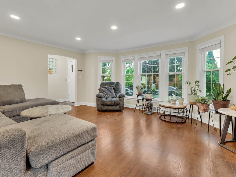 6219 W Holbrook Street Chicago IL 60646