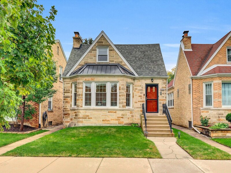 6219 W Holbrook Street Chicago IL 60646