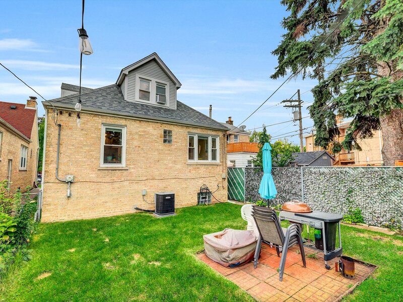 6219 W Holbrook Street Chicago IL 60646