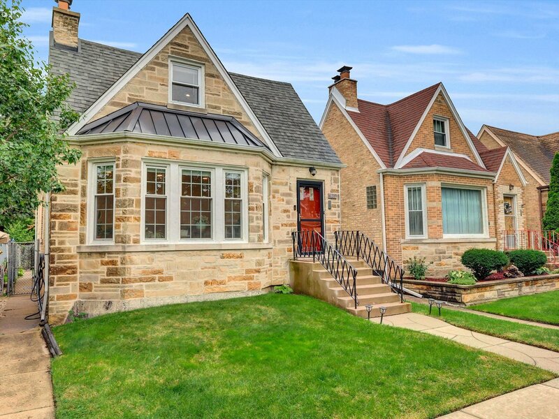 6219 W Holbrook Street Chicago IL 60646