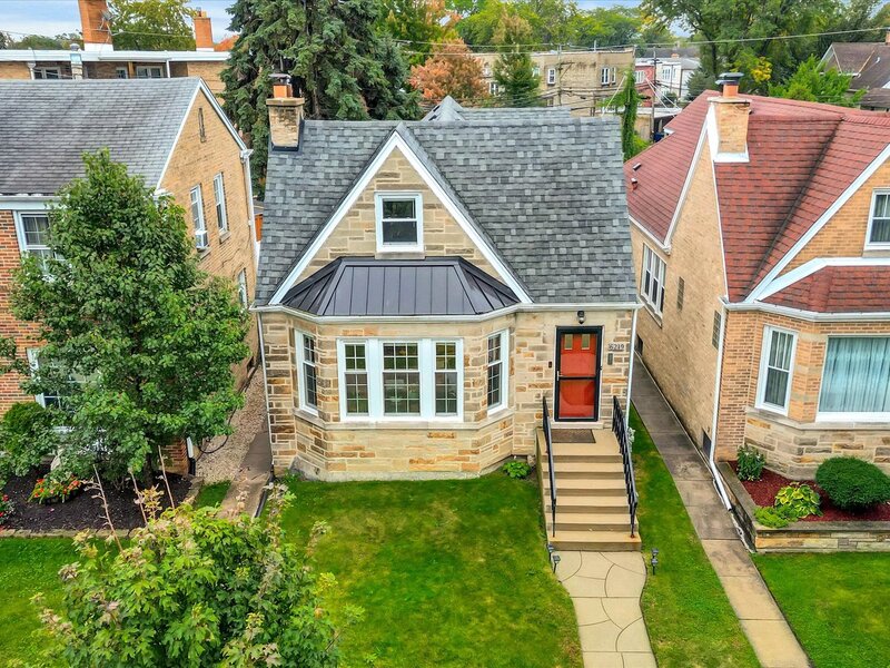 6219 W Holbrook Street Chicago IL 60646