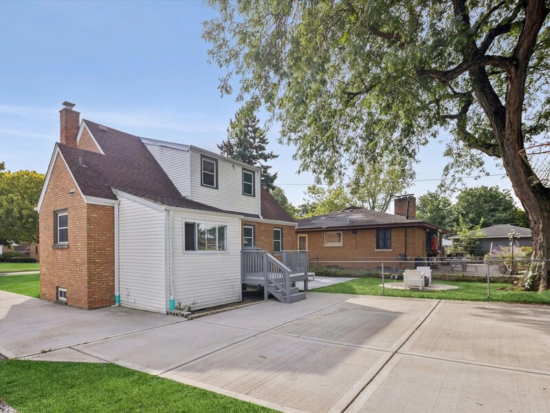 422 S Harvard Avenue Villa Park IL 60181