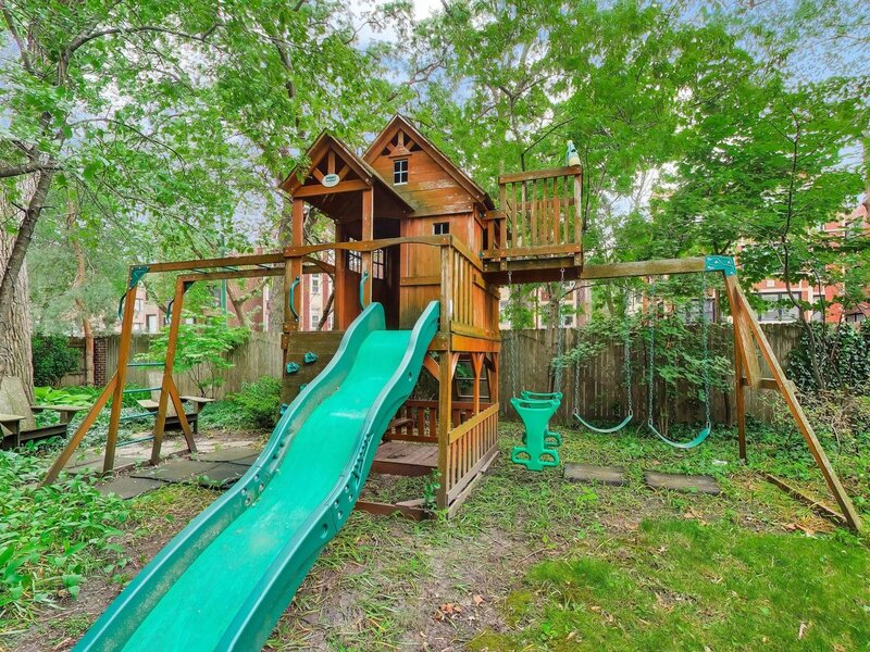 1203 E 50th Street Chicago IL 60615