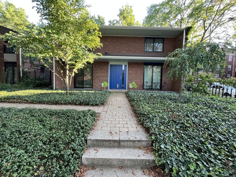 1203 E 50th Street Chicago IL 60615