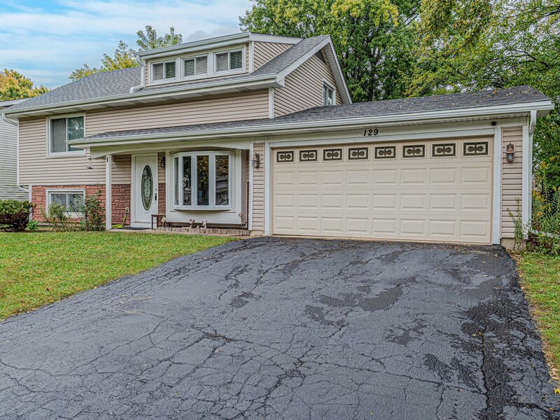 129 Delaware Drive Bolingbrook IL 60440
