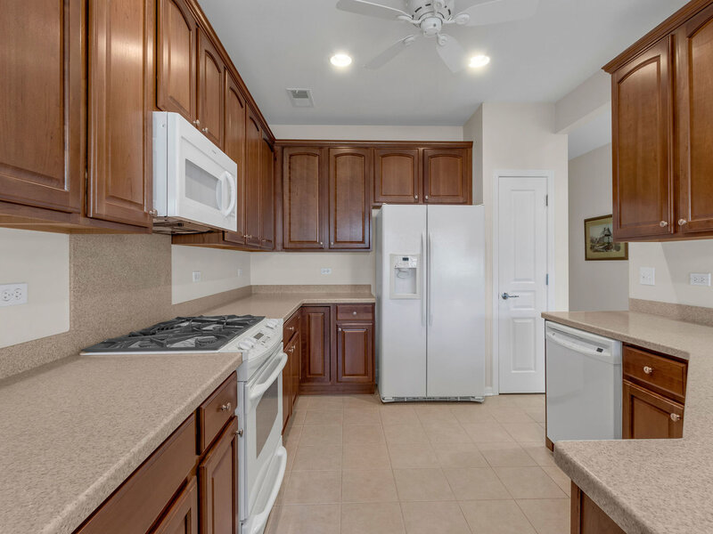 2771 Beacon Point Circle Elgin IL 60124