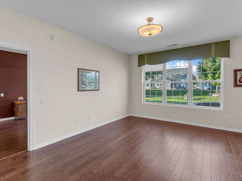 2771 Beacon Point Circle Elgin IL 60124