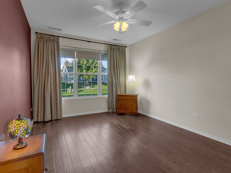 2771 Beacon Point Circle Elgin IL 60124
