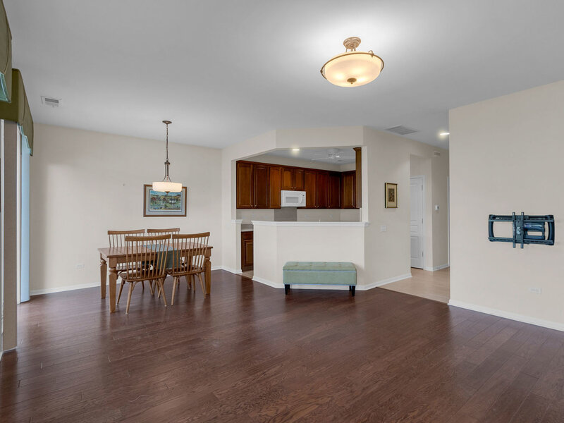 2771 Beacon Point Circle Elgin IL 60124