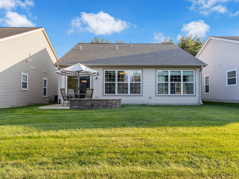 2771 Beacon Point Circle Elgin IL 60124