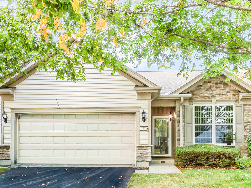 2771 Beacon Point Circle Elgin IL 60124