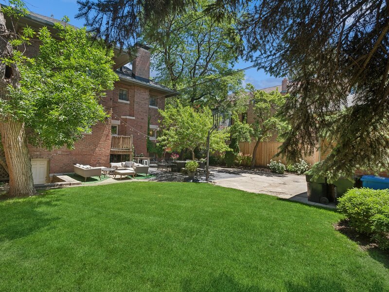 4234 N Hazel Street Chicago IL 60613