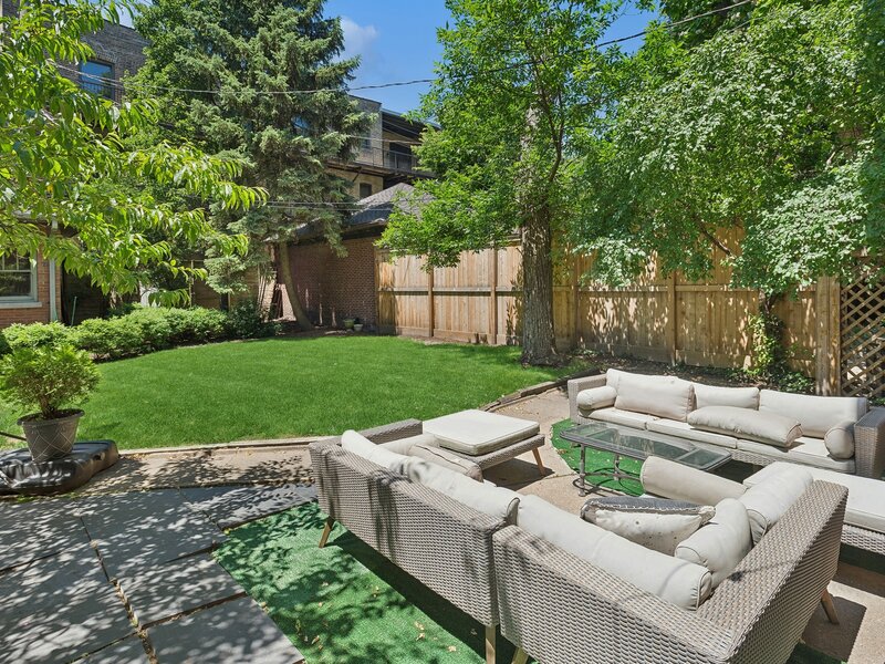 4234 N Hazel Street Chicago IL 60613