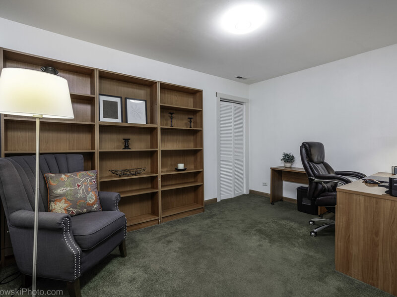 290 Hawthorn Lane Hoffman Estates IL 60169