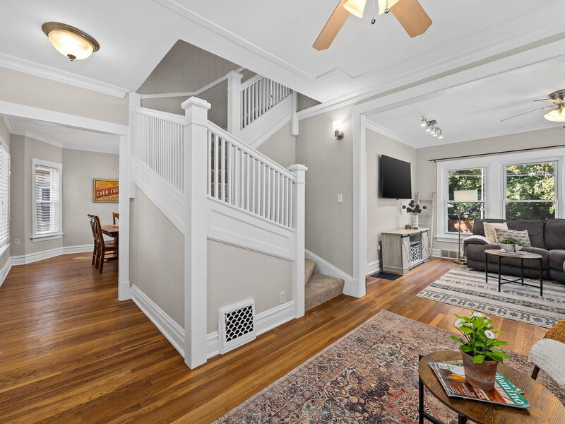 198 W Quincy Street Riverside IL 60546