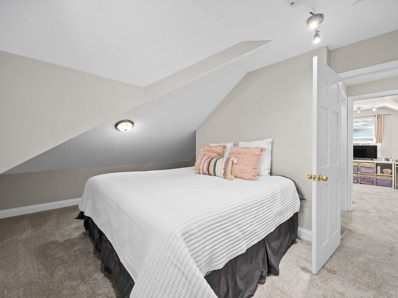 198 W Quincy Street Riverside IL 60546