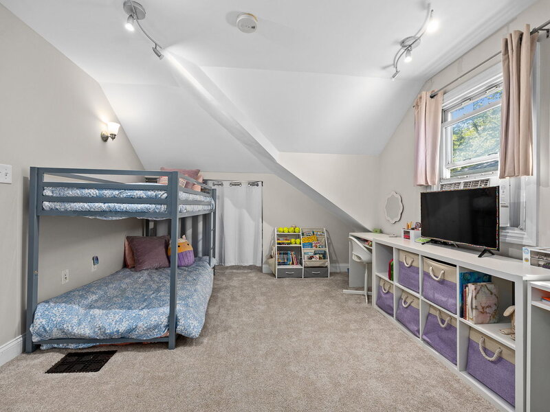 198 W Quincy Street Riverside IL 60546