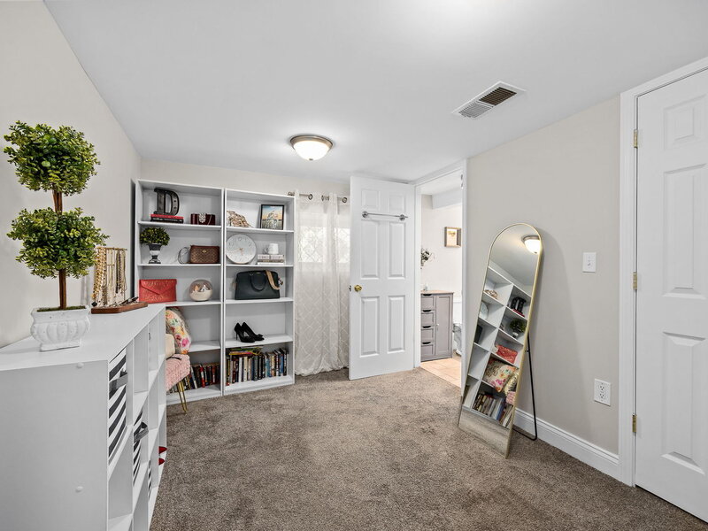 198 W Quincy Street Riverside IL 60546