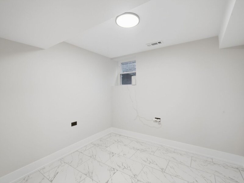 8718 S Euclid Avenue Chicago IL 60617