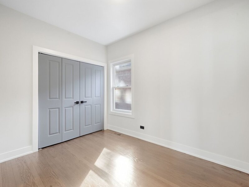 8718 S Euclid Avenue Chicago IL 60617