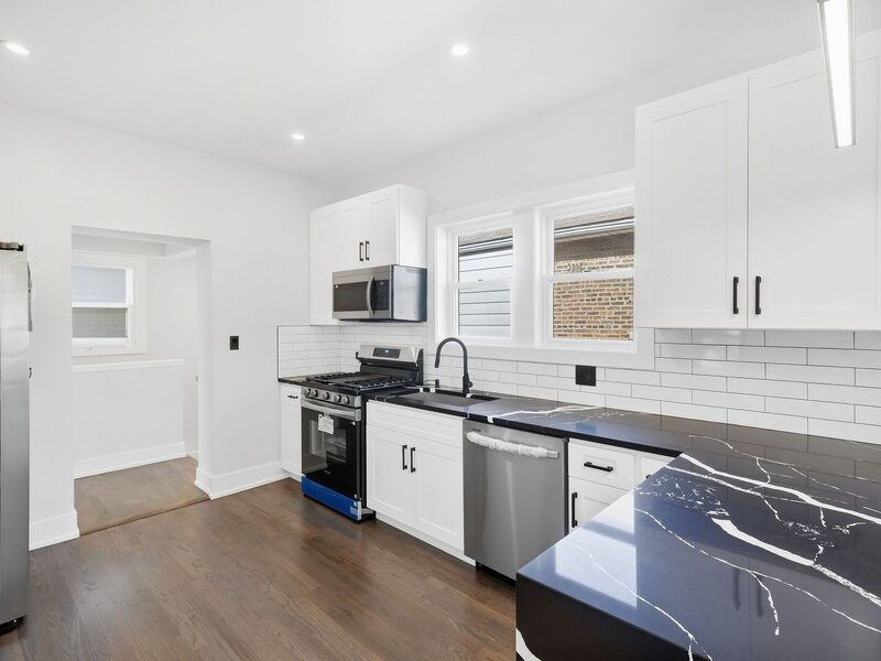 8718 S Euclid Avenue Chicago IL 60617
