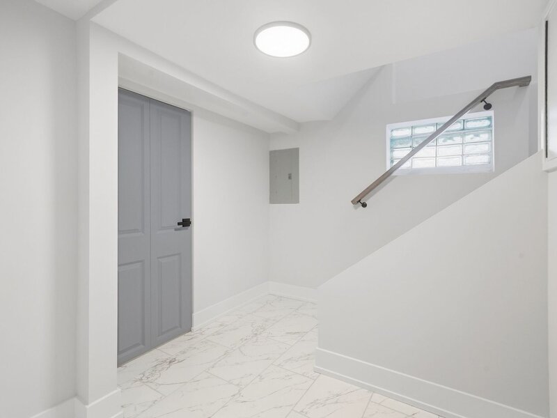 8718 S Euclid Avenue Chicago IL 60617